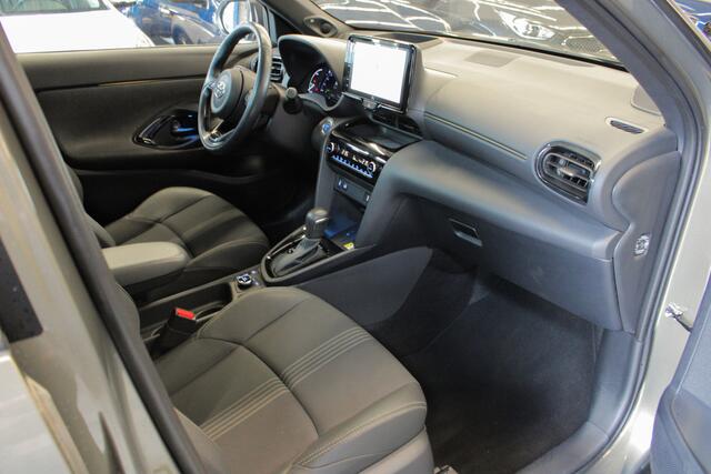 Toyota YARIS Cross 1.5 Hybrid Adventure AWD |trekhaak|pano|parkeersensoren|leder|JBL|