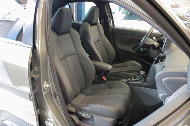 Toyota YARIS Cross 1.5 Hybrid Adventure AWD |trekhaak|pano|parkeersensoren|leder|JBL|