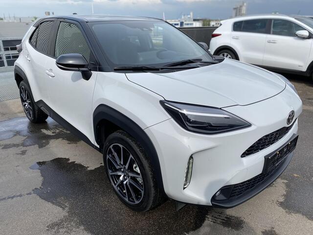 Toyota YARIS Cross 1.5 Hybrid GR Sport Navigatie, HUD, JBL, Dodehoekdetectie, Parkeersensoren voor + achter, Elek. achterklep, Stoelverwarming, Adaptieve cruise control, Smart Key, LED