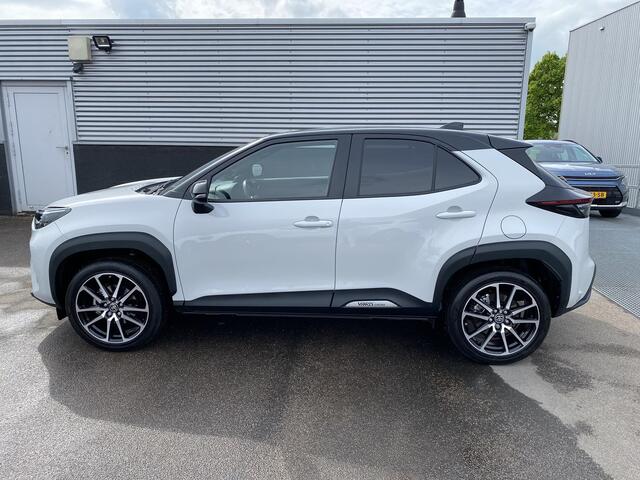 Toyota YARIS Cross 1.5 Hybrid GR Sport Navigatie, HUD, JBL, Dodehoekdetectie, Parkeersensoren voor + achter, Elek. achterklep, Stoelverwarming, Adaptieve cruise control, Smart Key, LED