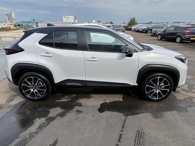 Toyota YARIS Cross 1.5 Hybrid GR Sport Navigatie, HUD, JBL, Dodehoekdetectie, Parkeersensoren voor + achter, Elek. achterklep, Stoelverwarming, Adaptieve cruise control, Smart Key, LED
