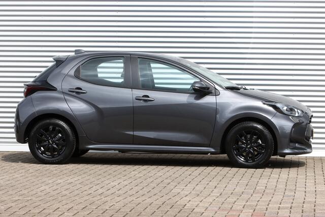 Toyota YARIS 1.5 Hybrid Active Navi / Camera / Carplay