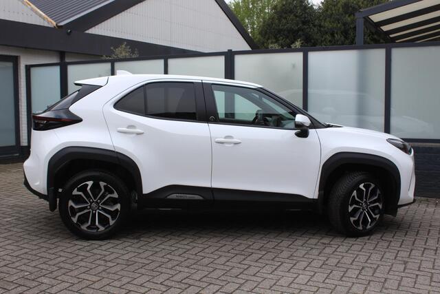 Toyota YARIS Cross 1.5 Hybrid Dynamic Navi/Carplay, 17", All Season, Nieuwstaat.