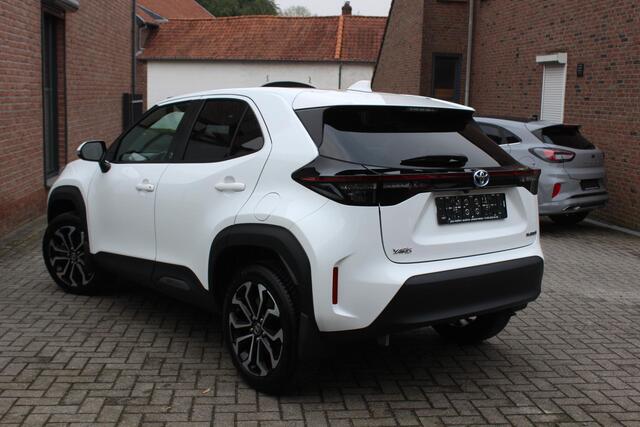 Toyota YARIS Cross 1.5 Hybrid Dynamic Navi/Carplay, 17", All Season, Nieuwstaat.