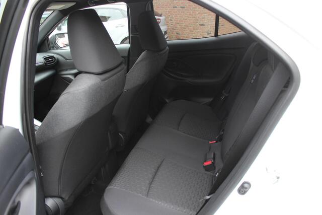 Toyota YARIS Cross 1.5 Hybrid Dynamic Navi/Carplay, 17", All Season, Nieuwstaat.
