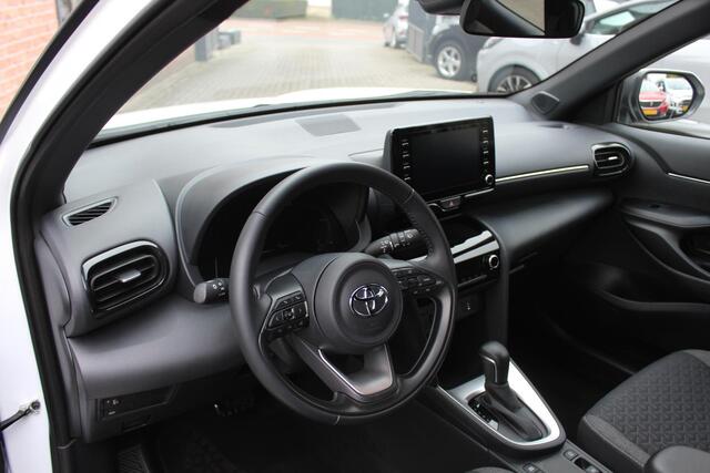 Toyota YARIS Cross 1.5 Hybrid Dynamic Navi/Carplay, 17", All Season, Nieuwstaat.