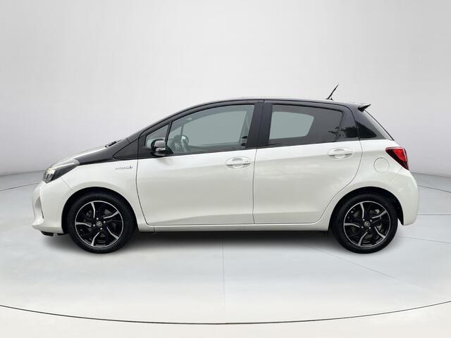 Toyota YARIS 1.5 Hybrid Dynamic Bi-Tone | Stoelverwarming | Keyless entry | 16 inch LM-velgen | Parkeercamera | Cruise control |