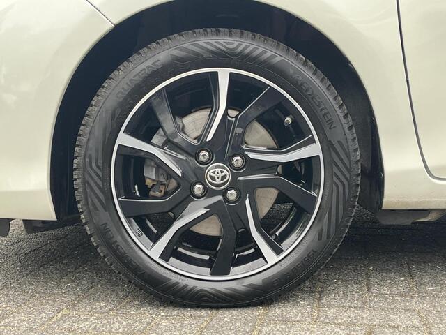 Toyota YARIS 1.5 Hybrid Dynamic Bi-Tone | Stoelverwarming | Keyless entry | 16 inch LM-velgen | Parkeercamera | Cruise control |