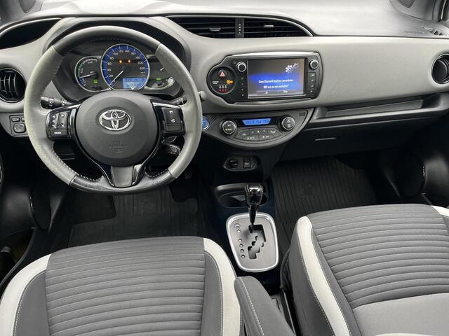 Toyota YARIS 1.5 Hybrid Dynamic Bi-Tone | Stoelverwarming | Keyless entry | 16 inch LM-velgen | Parkeercamera | Cruise control |