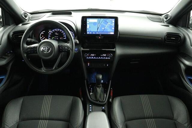 Toyota YARIS Cross 1.5 Hybrid Adventure | Apple Carplay/Android Auto | Trekhaak | Elektrische Achterklep | Parkeersensoren | Stoel/Stuurverwarming |