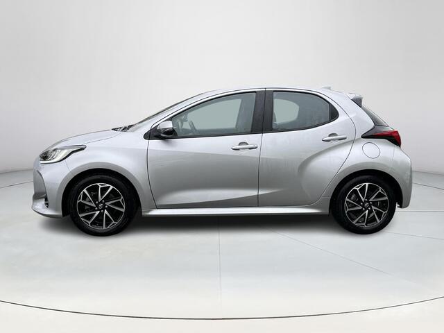 Toyota YARIS 1.5 Hybrid Dynamic | Navigatie | Parkeersensoren achter | Carplay | LED koplampen | Keyless entry |