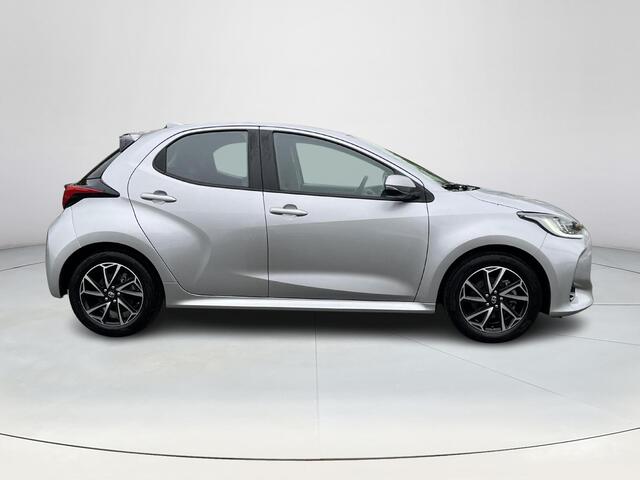 Toyota YARIS 1.5 Hybrid Dynamic | Navigatie | Parkeersensoren achter | Carplay | LED koplampen | Keyless entry |