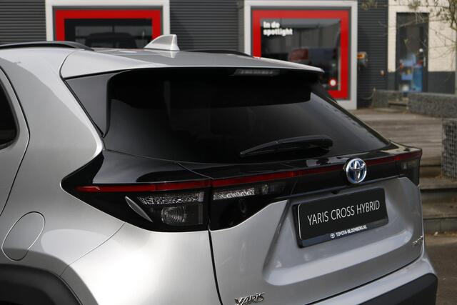 Toyota YARIS Cross 1.5 Hybrid Dynamic Stoelverwarming, Parkeersensoren