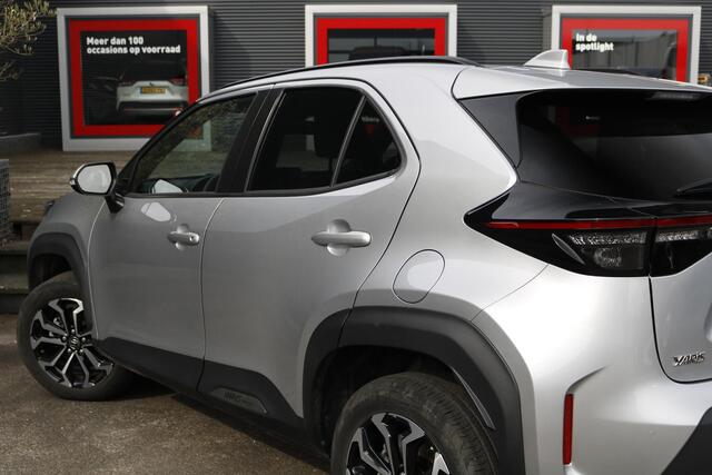 Toyota YARIS Cross 1.5 Hybrid Dynamic Stoelverwarming, Parkeersensoren