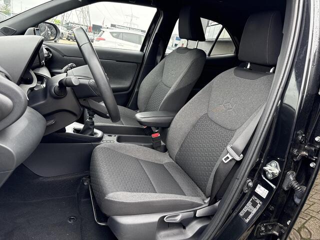 Toyota YARIS Cross 1.5 VVT-I First Edition **NAVIGATIE/ ADAPTIVE CRUISE CONTROL/ PARKEERCAMERA/ KEYLESS/ 36 MAANDEN GARANTIE**