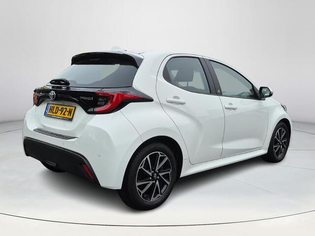 Toyota YARIS 1.5 Hybrid Dynamic | Stoelverwarming | Parkeersensoren | LED koplampen | 16 inch Licht metalen velgen |