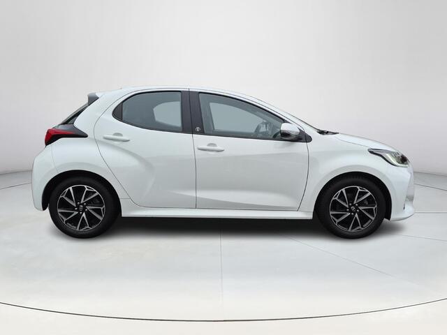 Toyota YARIS 1.5 Hybrid Dynamic | Stoelverwarming | Parkeersensoren | LED koplampen | 16 inch Licht metalen velgen |