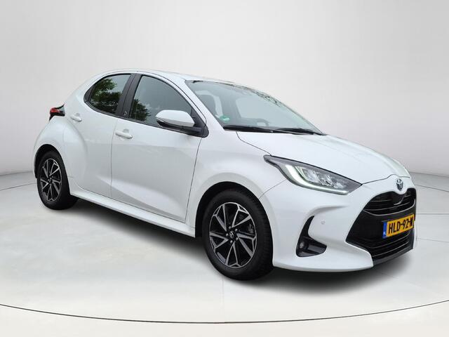 Toyota YARIS 1.5 Hybrid Dynamic | Stoelverwarming | Parkeersensoren | LED koplampen | 16 inch Licht metalen velgen |