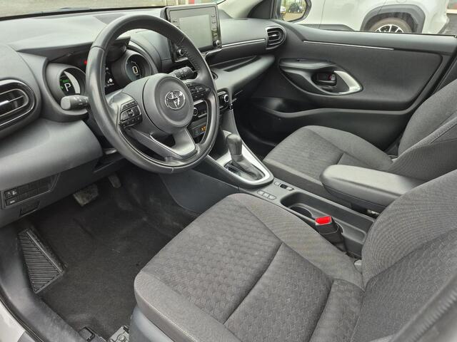Toyota YARIS 1.5 Hybrid Dynamic | Stoelverwarming | Parkeersensoren | LED koplampen | 16 inch Licht metalen velgen |