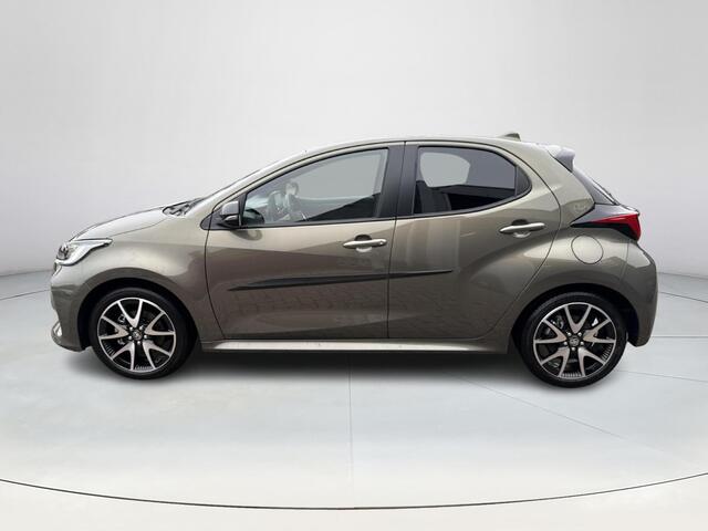 Toyota YARIS 1.5 Hybrid Executive **NAVIGATIE/ DODEHOEKDETECTIE/ STOELVERWARMING/ ADAPTIVE CRUISE CONTROL/ 36 MAANDEN GARANTIE**