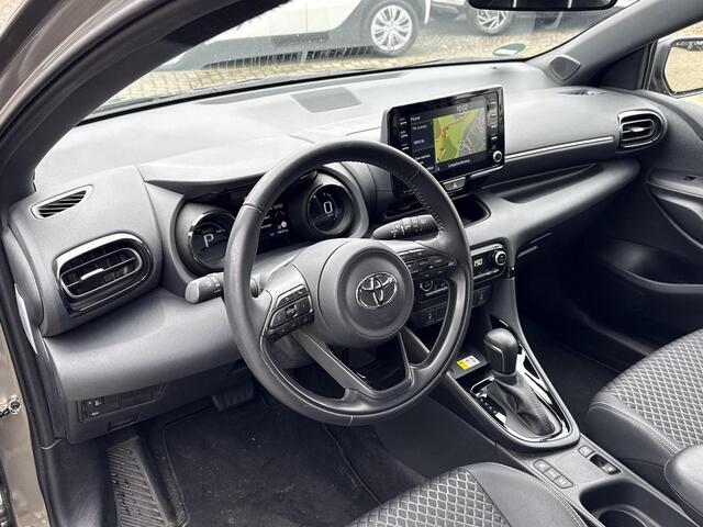 Toyota YARIS 1.5 Hybrid Executive **NAVIGATIE/ DODEHOEKDETECTIE/ STOELVERWARMING/ ADAPTIVE CRUISE CONTROL/ 36 MAANDEN GARANTIE**