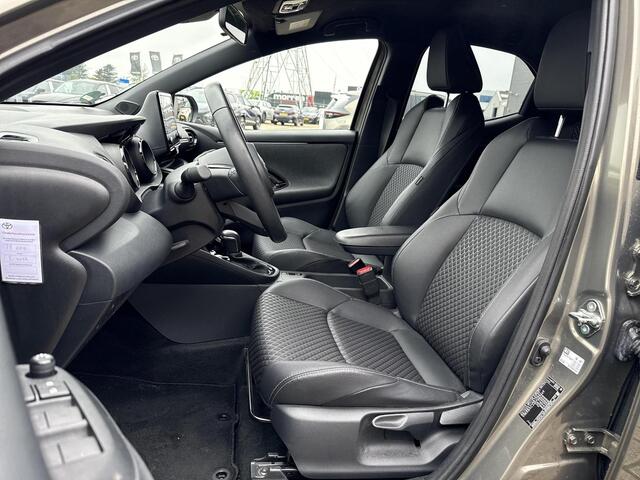 Toyota YARIS 1.5 Hybrid Executive **NAVIGATIE/ DODEHOEKDETECTIE/ STOELVERWARMING/ ADAPTIVE CRUISE CONTROL/ 36 MAANDEN GARANTIE**