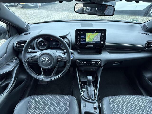 Toyota YARIS 1.5 Hybrid Executive **NAVIGATIE/ DODEHOEKDETECTIE/ STOELVERWARMING/ ADAPTIVE CRUISE CONTROL/ 36 MAANDEN GARANTIE**