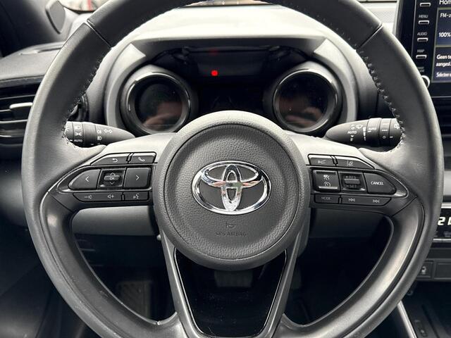 Toyota YARIS 1.5 Hybrid Executive **NAVIGATIE/ DODEHOEKDETECTIE/ STOELVERWARMING/ ADAPTIVE CRUISE CONTROL/ 36 MAANDEN GARANTIE**