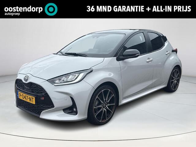 Toyota YARIS 1.5 Hybrid GR Sport **PANORAMADAK/ JBL/ HEAD-UP DISPLAY/ STUUR- EN STOELVERWARMING/ DODEHOEKDETECTIE/ 36 MAANDEN GARANTIE**