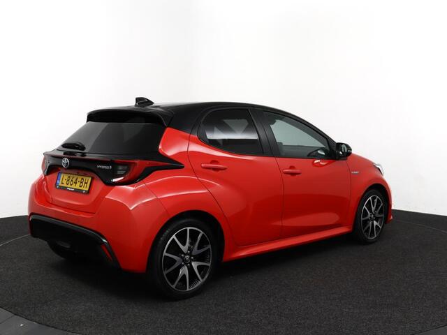 Toyota YARIS 1.5 Hybrid Launch Edition | Adaptive Cruise Control | Parkeersensoren | Head-up display | JBL Audio | Achteruitrijcamera | Stoelverwarming |