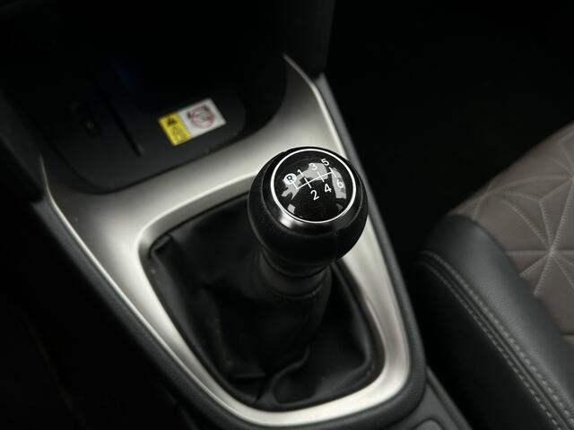 Toyota YARIS 1.5 VVT-I Benzine Handgeschakeld Executive | Draadloos laden tel