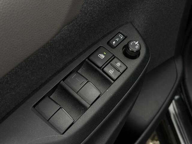 Toyota YARIS 1.5 VVT-I Benzine Handgeschakeld Executive | Draadloos laden tel