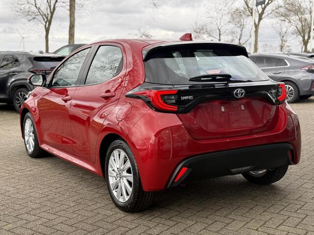 Toyota YARIS 1.5 Hybrid 115 Active Technology | Stoel + stuurverwarming | Unieke km