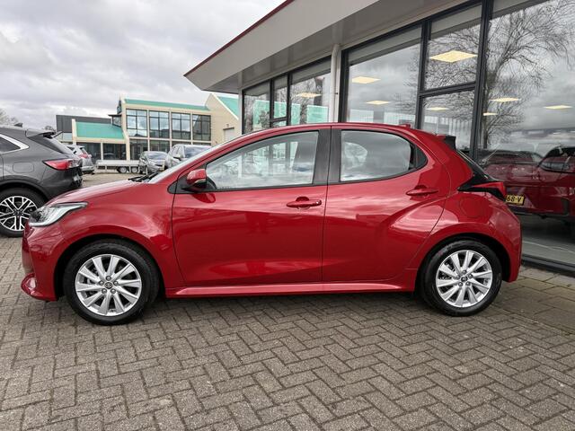 Toyota YARIS 1.5 Hybrid 115 Active Technology | Stoel + stuurverwarming | Unieke km
