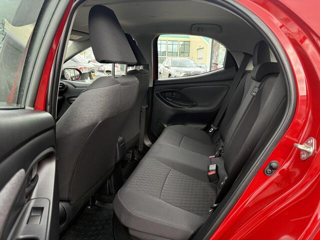 Toyota YARIS 1.5 Hybrid 115 Active Technology | Stoel + stuurverwarming | Unieke km