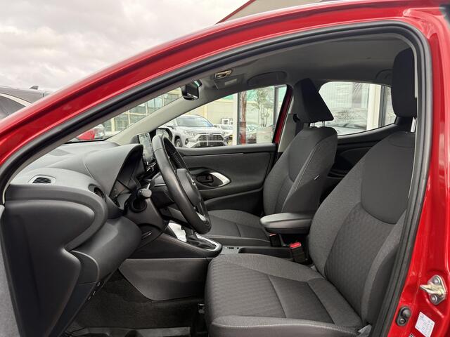 Toyota YARIS 1.5 Hybrid 115 Active Technology | Stoel + stuurverwarming | Unieke km