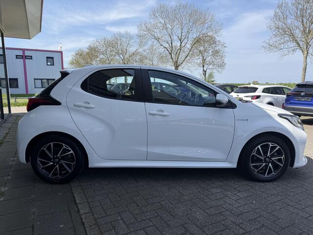 Toyota YARIS 1.5 Hybrid Dynamic Keyless | LED | Camera | ACC
