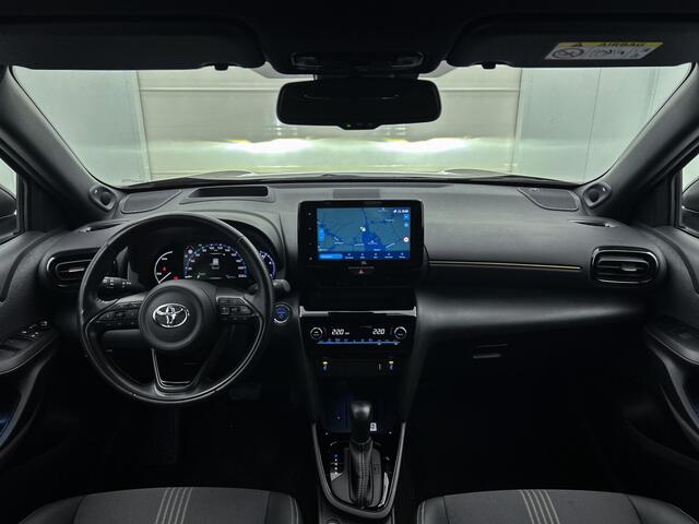 Toyota YARIS Cross 1.5 Hybrid Adventure | Elektrische Achterklep | Dodehoek Signalering | Stoel en Stuur-verwarming |