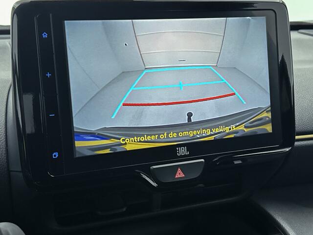 Toyota YARIS Cross 1.5 Hybrid Adventure | Elektrische Achterklep | Dodehoek Signalering | Stoel en Stuur-verwarming |