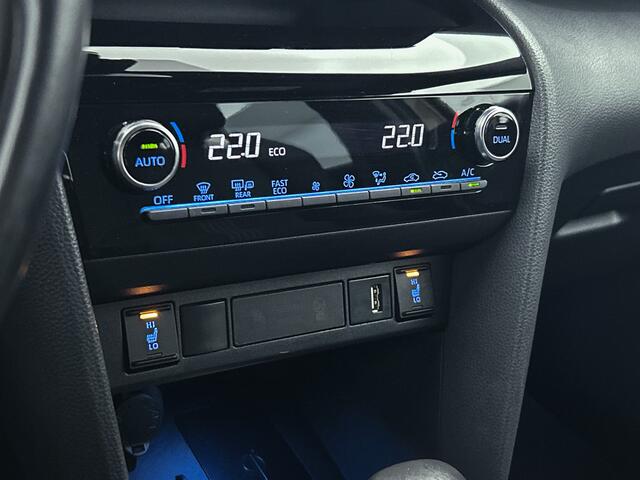 Toyota YARIS Cross 1.5 Hybrid Adventure | Elektrische Achterklep | Dodehoek Signalering | Stoel en Stuur-verwarming |
