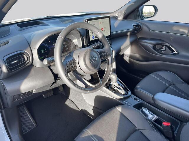 Toyota YARIS 1.5 Hyb Launch Edition + Innovation Pack