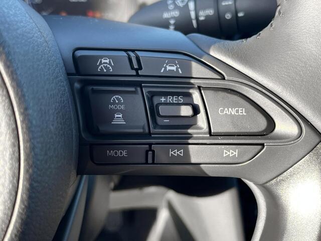 Toyota YARIS 1.5 Hyb Launch Edition + Innovation Pack