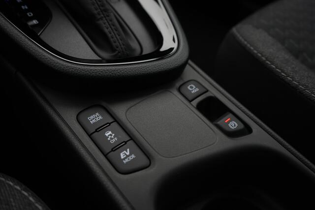 Toyota YARIS Cross 1.5 Hybrid 115 First Edition Nu met ¤ 1.000,- inruilpremie! | Direct uit voorraad leverbaar