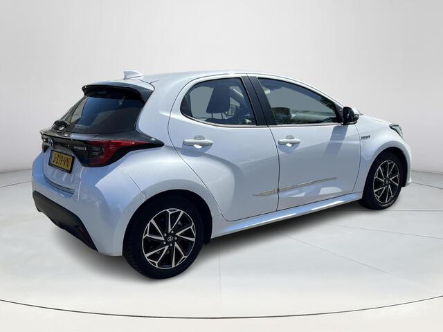 Toyota YARIS 1.5 Hybrid Dynamic | Navigatie | LED koplampen | Keyless entry | Licht metalen velgen |