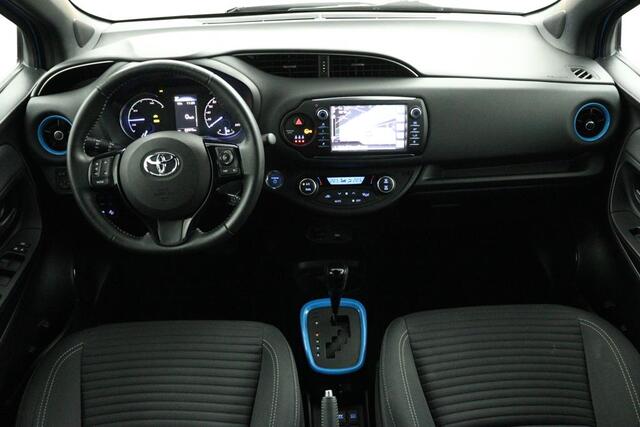 Toyota YARIS 1.5 Hybrid Skyblue | Navigatie | Parkeersensoren Achter | Keyless | Parkeercamera | Vierseizoenen Banden |