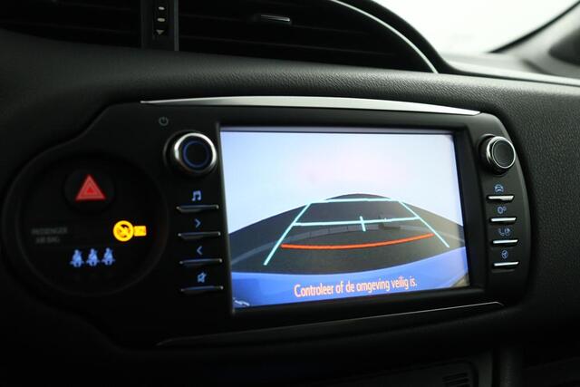 Toyota YARIS 1.5 Hybrid Skyblue | Navigatie | Parkeersensoren Achter | Keyless | Parkeercamera | Vierseizoenen Banden |
