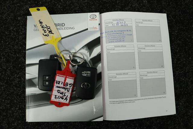 Toyota YARIS 1.5 Hybrid Skyblue | Navigatie | Parkeersensoren Achter | Keyless | Parkeercamera | Vierseizoenen Banden |
