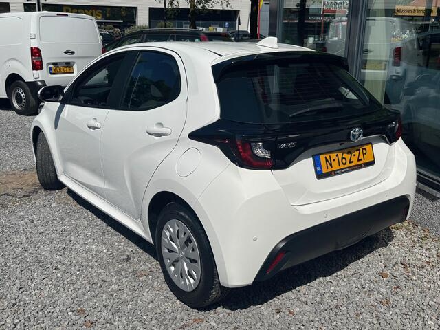 Toyota YARIS 1.5 Hybrid Active | Rijklaar geleverd incl 12 maanden BOVAG Garantie! |