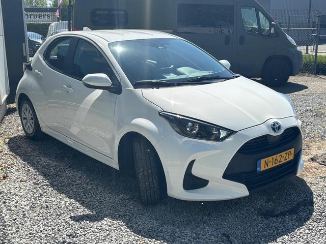 Toyota YARIS 1.5 Hybrid Active | Rijklaar geleverd incl 12 maanden BOVAG Garantie! |