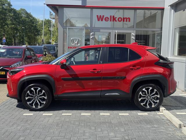Toyota YARIS Cross 1.5 Hybrid First Edition All-season banden, trekhaak, dodehoekdetectie, PDC V + A , All-in Rijklaarprijs